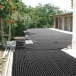 laying gravel grids